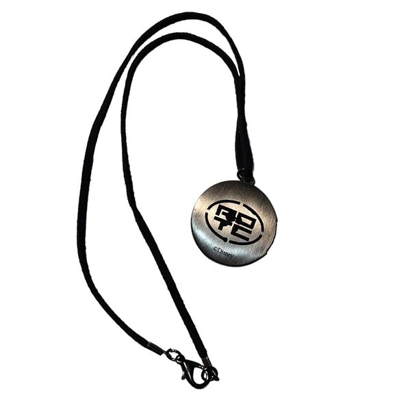 Disney Pirates of the Caribbean Johnny Depp Photo Locket Necklace - Picture 6 of 8